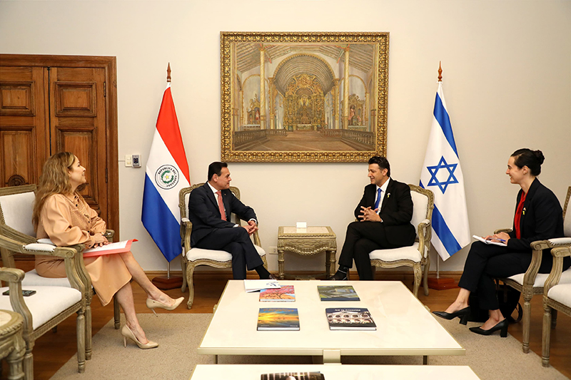 Nuevo Embajador de Israel presenta copias de cartas credenciales a Canciller Nacional