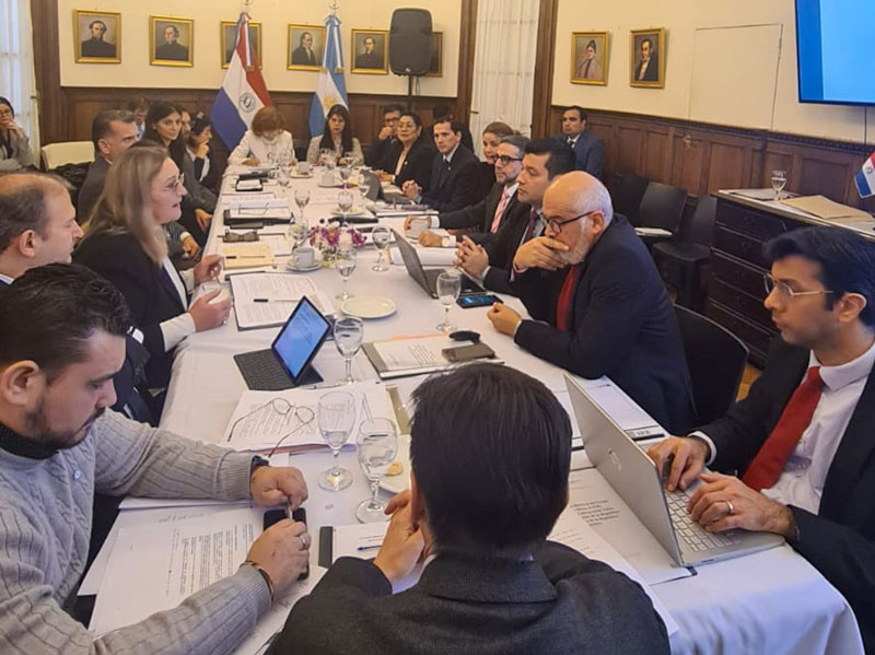 Paraguay y Argentina avanzan en proyectos de infraestructura física