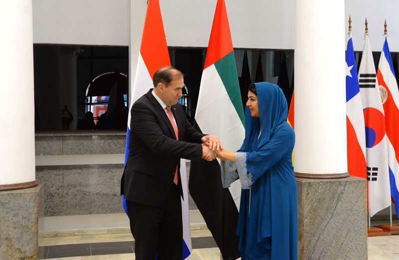 Ministro recibió en audiencia a Ministra de Estado para la Cooperación Internacional de los Emiratos Árabes Unidos