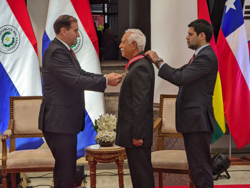 Paraguay otorga condecoración de la Orden Nacional del Mérito en el grado de "Comendador" a Mohan Kohli