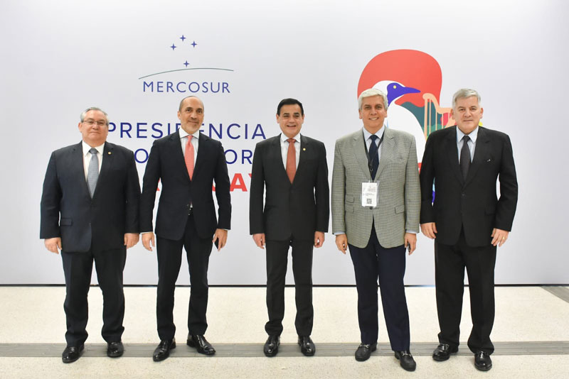 Canciller realiza recorrido por sede de la Cumbre del Mercosur