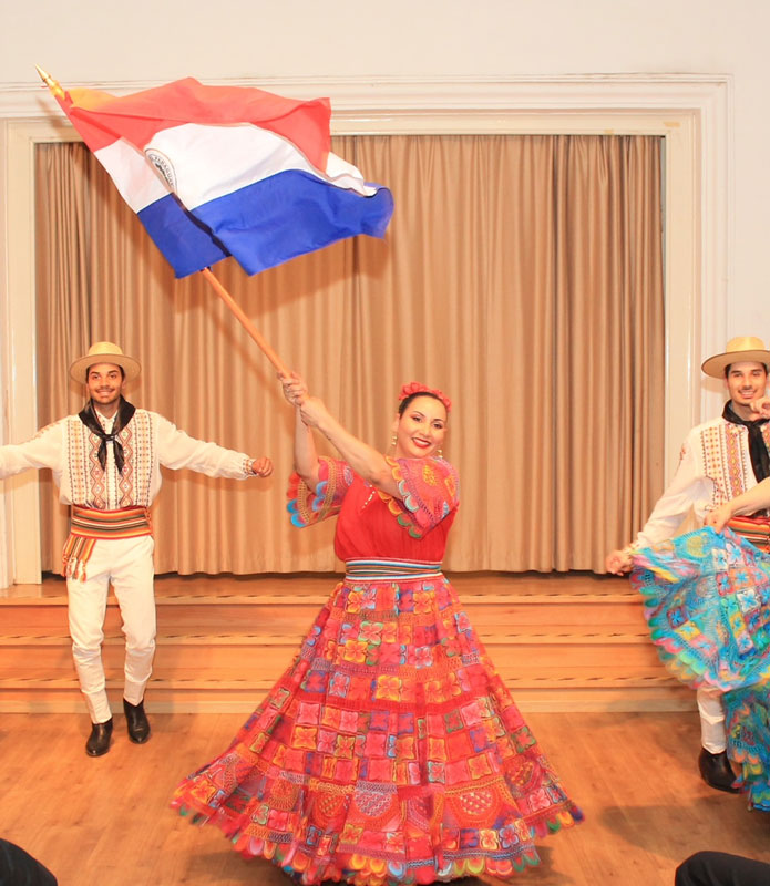 Embajada en Austria conmemora el 211º aniversario de la Independencia Nacional con la comunidad paraguaya residente
