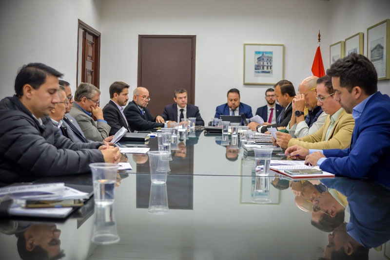 Paraguay concluye que información técnica presentada por delegación argentina no justifica cobro de peaje