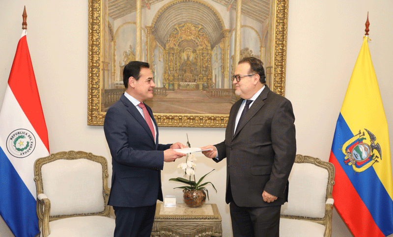 Canciller recibe copias de cartas credenciales de nuevo embajador de Ecuador